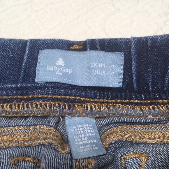 18-24m (4/$20) Stretch Denim Jeggings by Gap - Picture 8 of 16